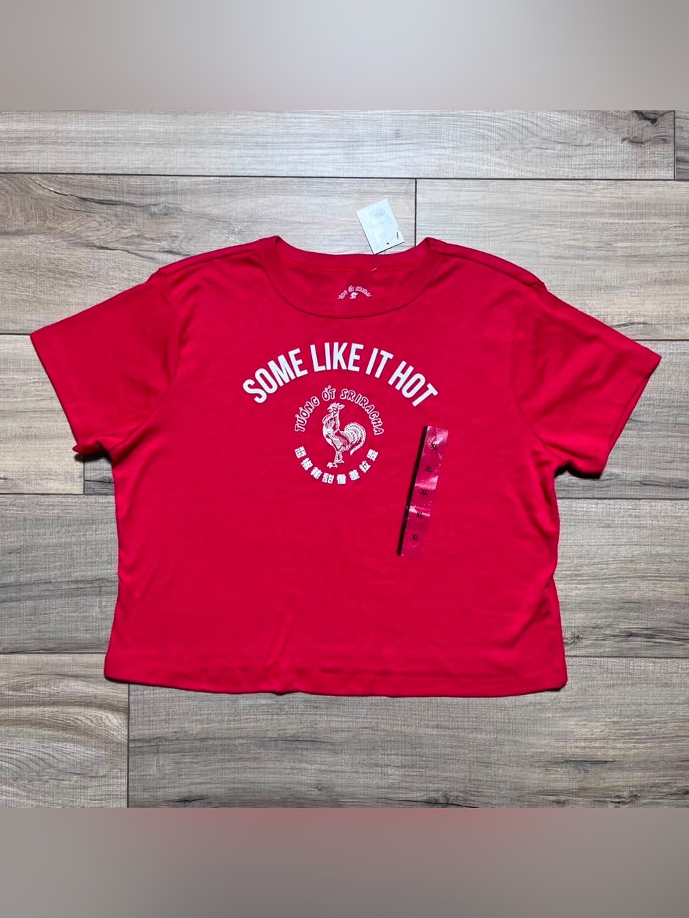 TUONG‎ OT SRIRACHA Junior “Some Like It Hot" Cropped Tee Size XL Red